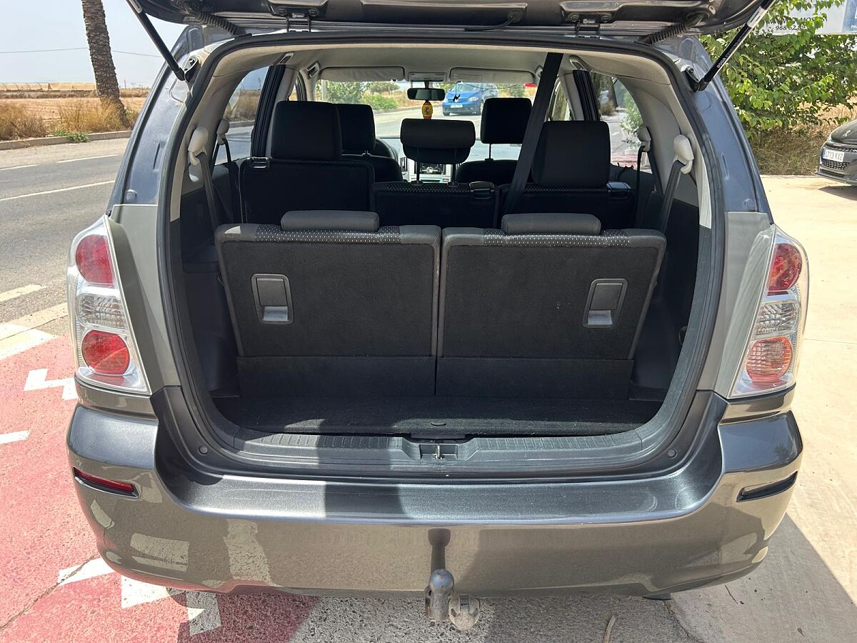 TOYOTA COROLLA VERSO 2.2 D4D SPANISH LHD IN SPAIN 91000 MILES 7 SEATS SUPERB 2008